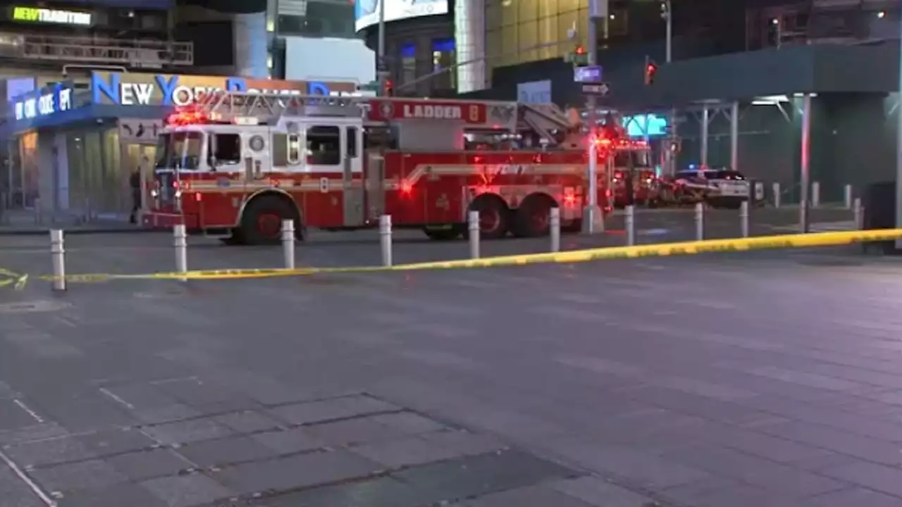 Multiple manhole fires cause panic in Times Square