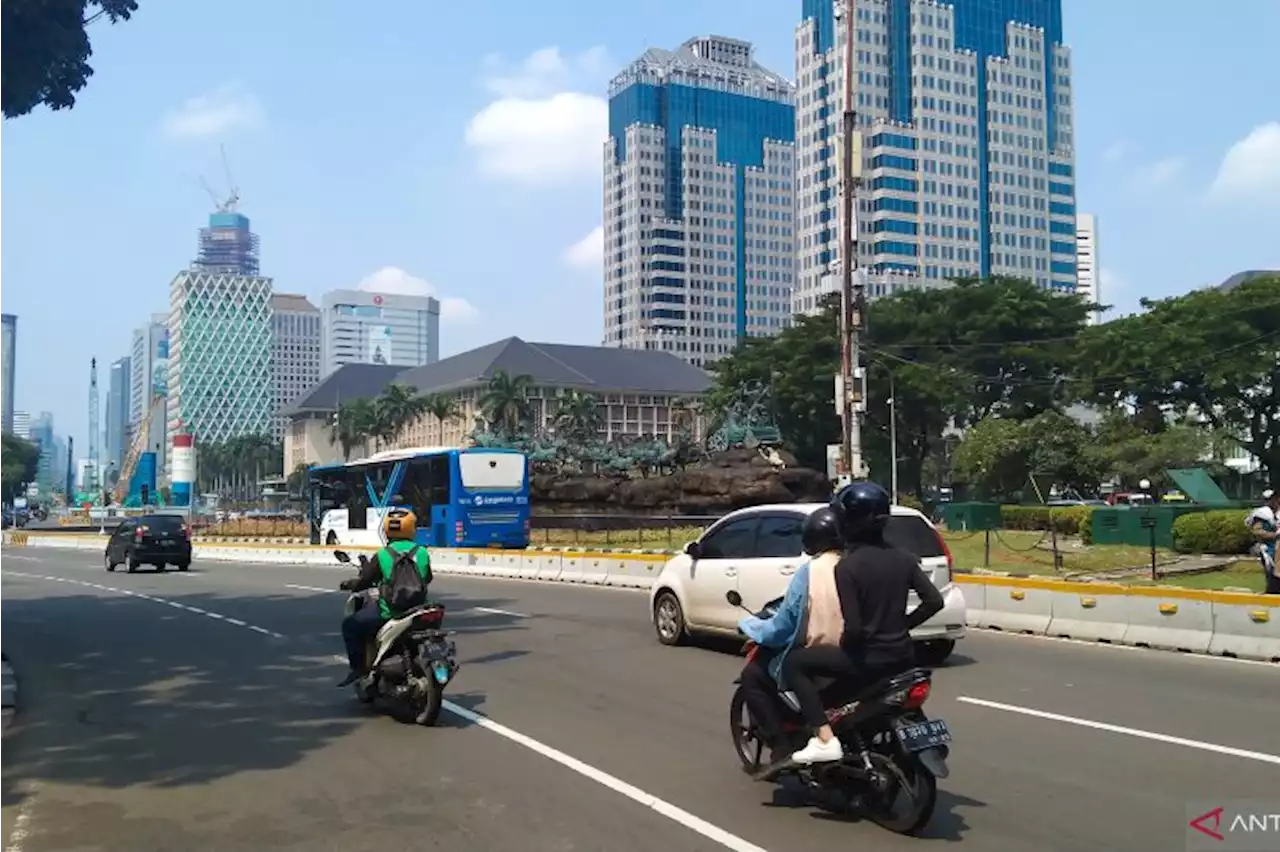 Demo mahasiswa, massa juga belum terlihat di sekitar Patung Kuda