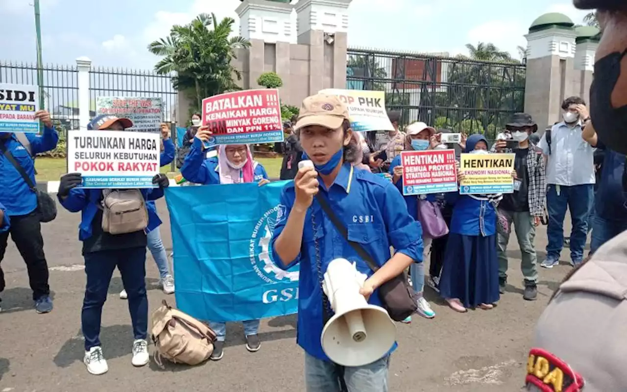 Mahasiswa Belum Muncul, Buruh Sudah Mulai Demo di DPR | Kabar24 - Bisnis.com