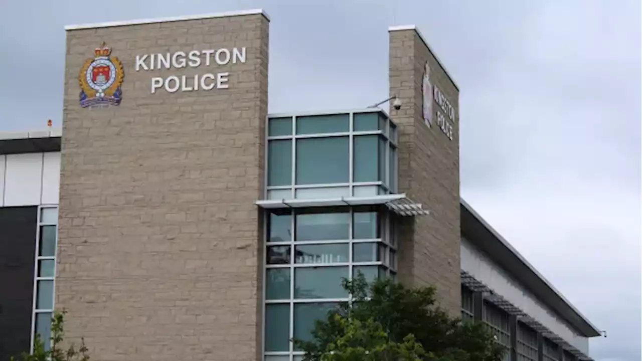 Man, 29, stabbed to death in downtown Kingston | CBC News