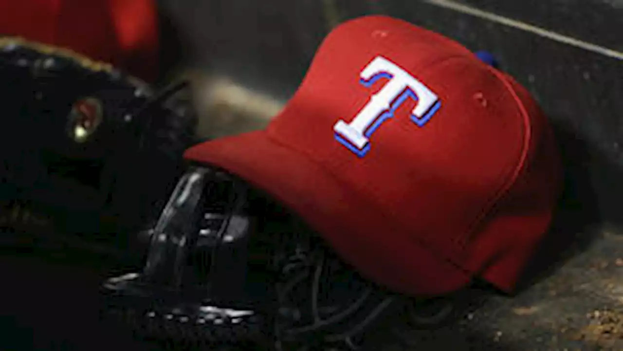 Texas Rangers rally from 5 runs down, beat Blue Jays 12-6