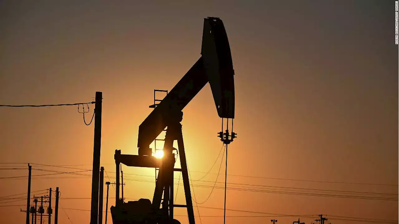 Oil prices tumble as economies show signs of strain