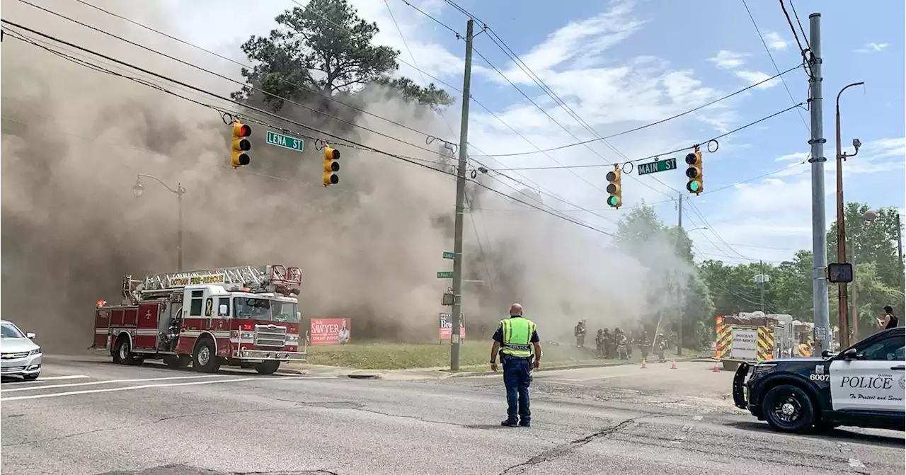 Dothan firefighters battle blaze at building on North Lena & West Main streets