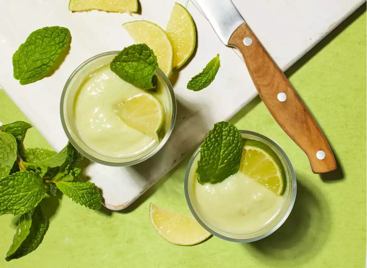Low-Calorie Avocado-Lime Smoothie Recipe — Eat This Not That