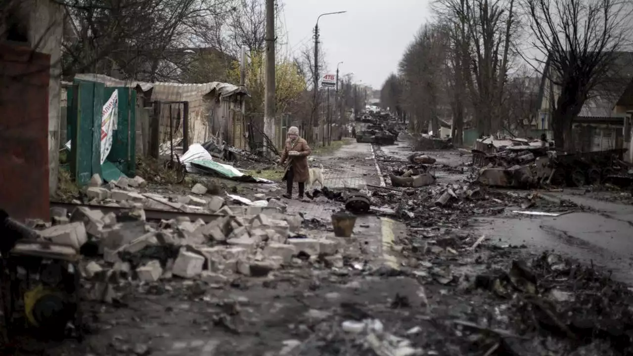 Ukrainian defenders dig in as Russia boosts firepower, shifts east