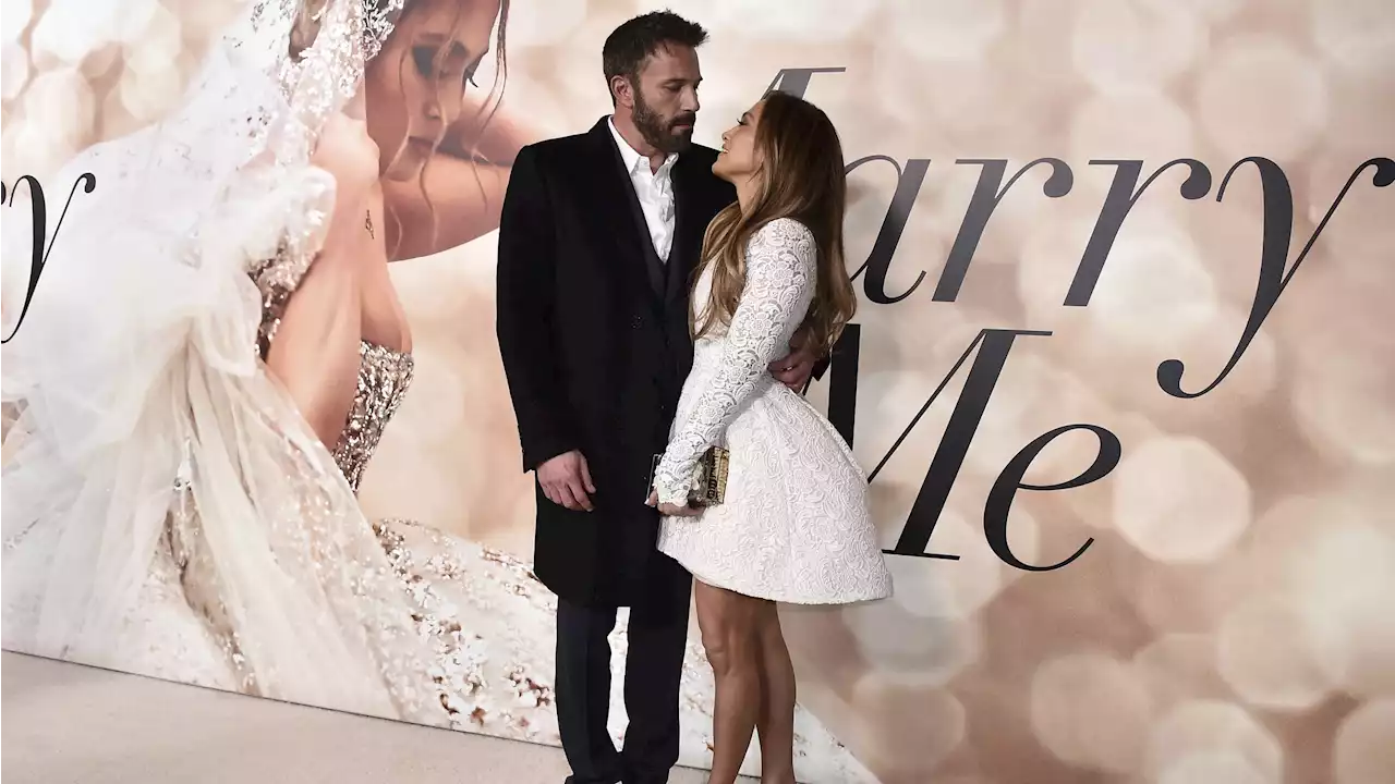 Jennifer Lopez : zoom sur ses bagues de fiançailles, celle de Ben Affleck bat des records - Grazia