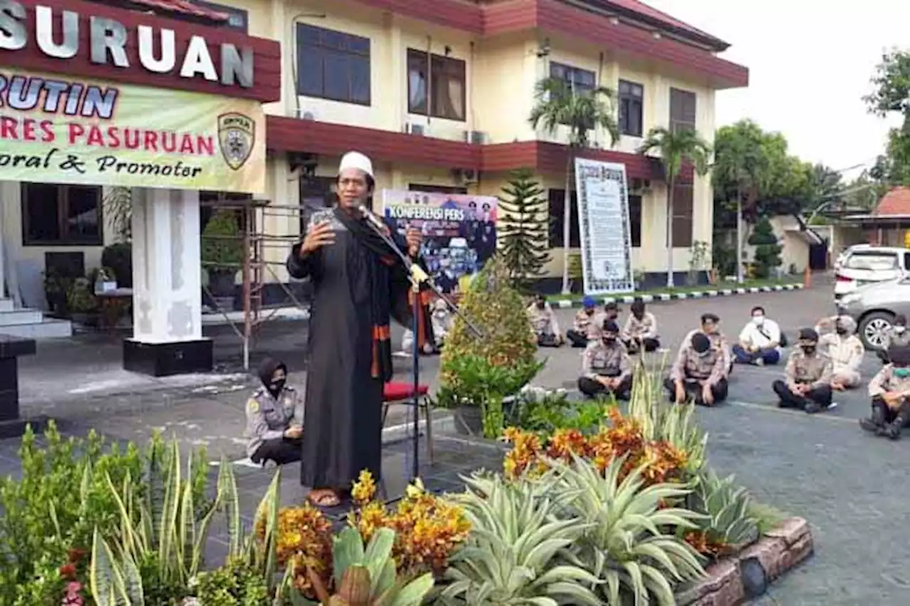 Gus Roni, Tampung Santri Karyawan untuk Perdalam Ilmu Agama