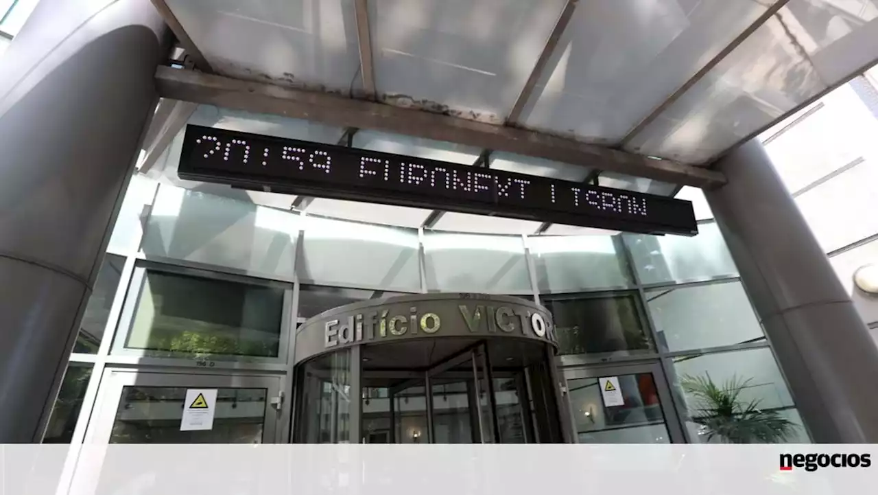 Lisboa fecha com leve subida em dia de recorde da Jerónimo Martins