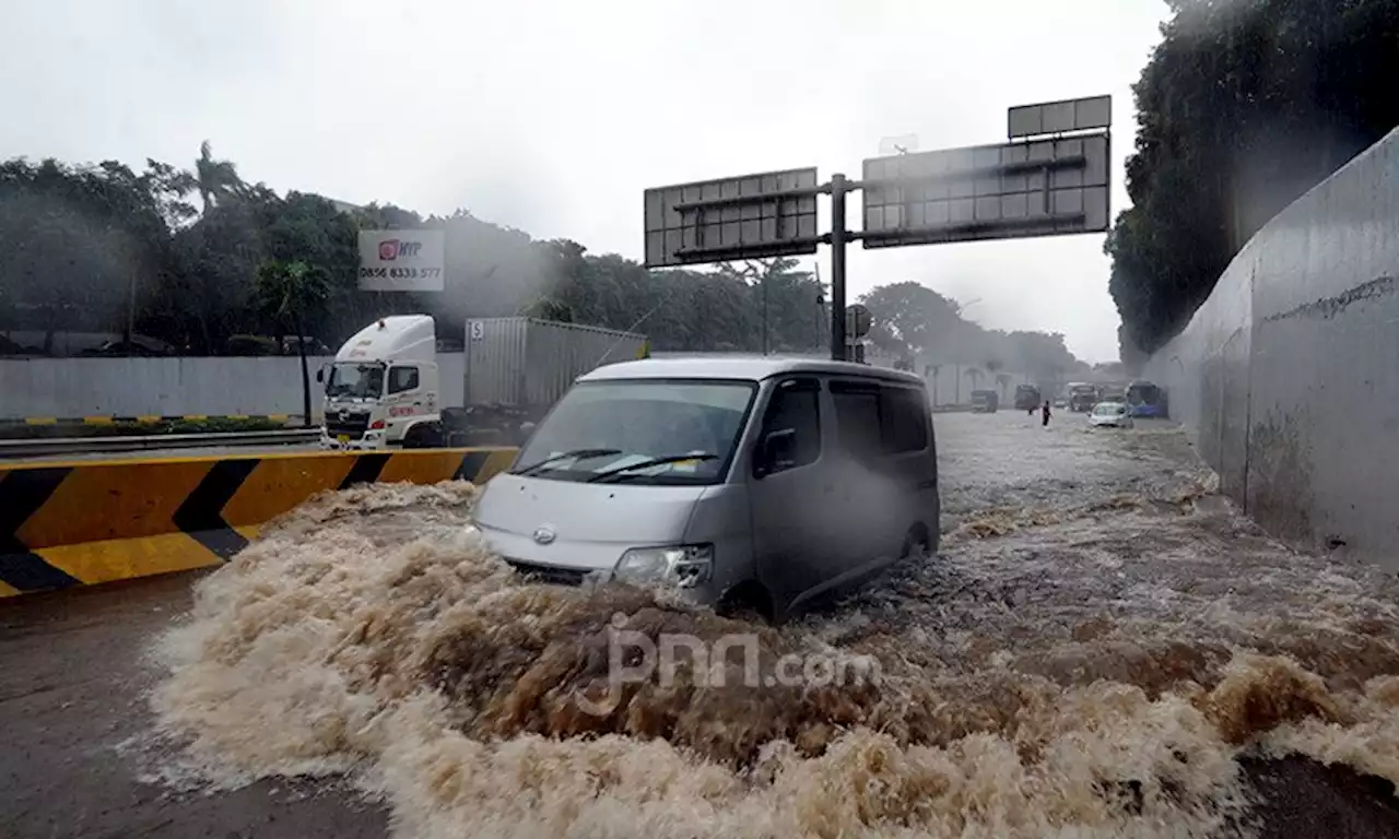 Cuaca Ekstrem di Jawa Tengah Diprediksi Berlangsung 3 Hari, Hati-hati