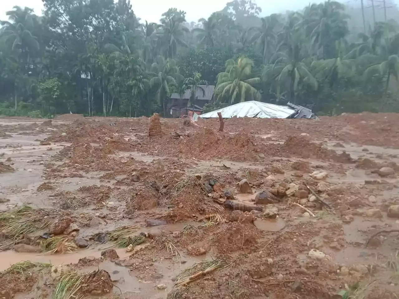 Six families feared trapped in Leyte landslide