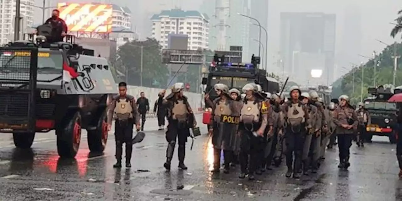 Demo 11 April Bubar, Lalu Lintas Sekitar DPR dan Tol Dalam Kota Kembali Normal | merdeka.com