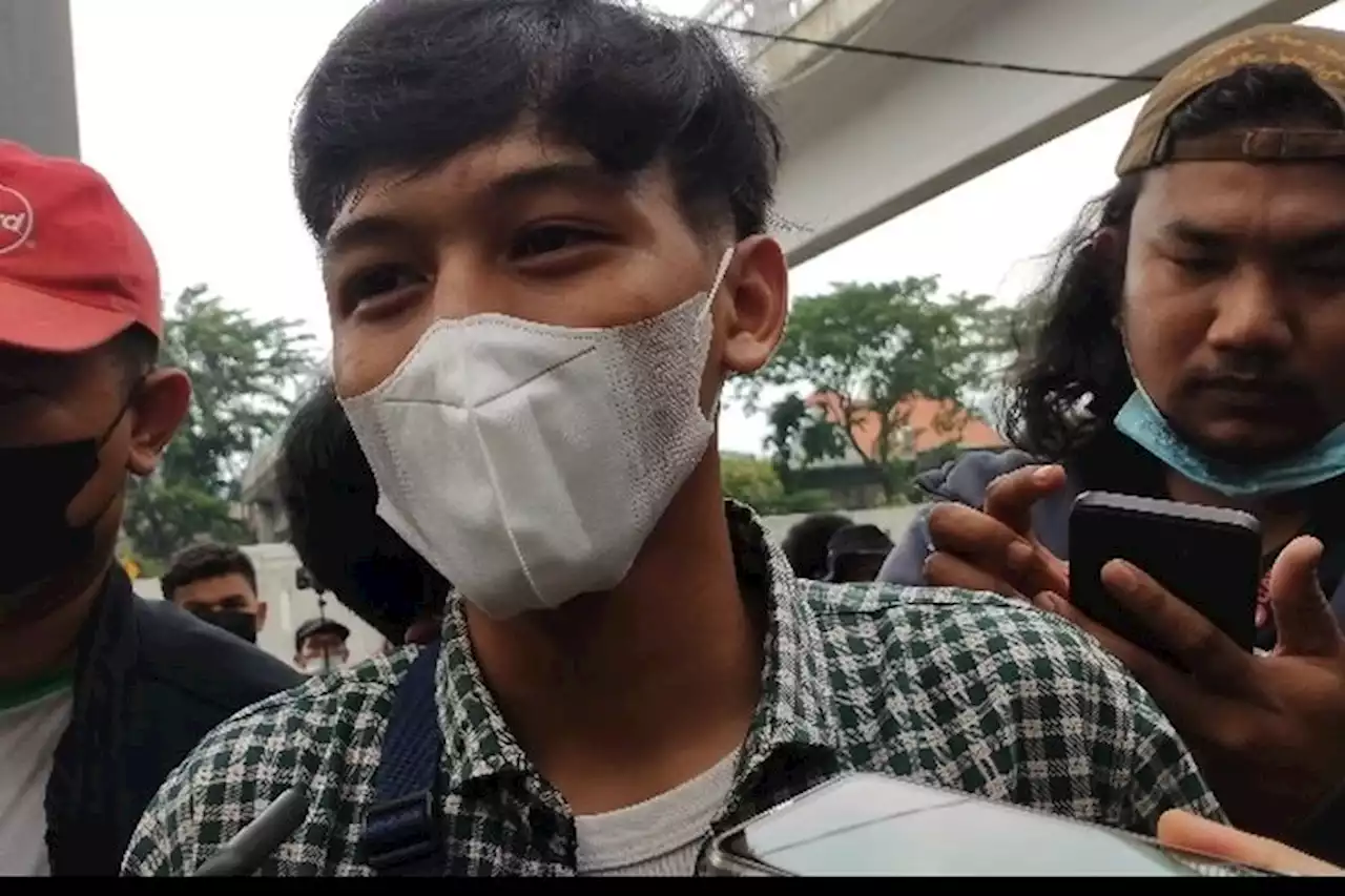 Anak Pedagang Minyak Goreng Ikut Demo 11 April di Gedung DPR: Saya Bawa Pesan Orang Tua - Pikiran-Rakyat.com