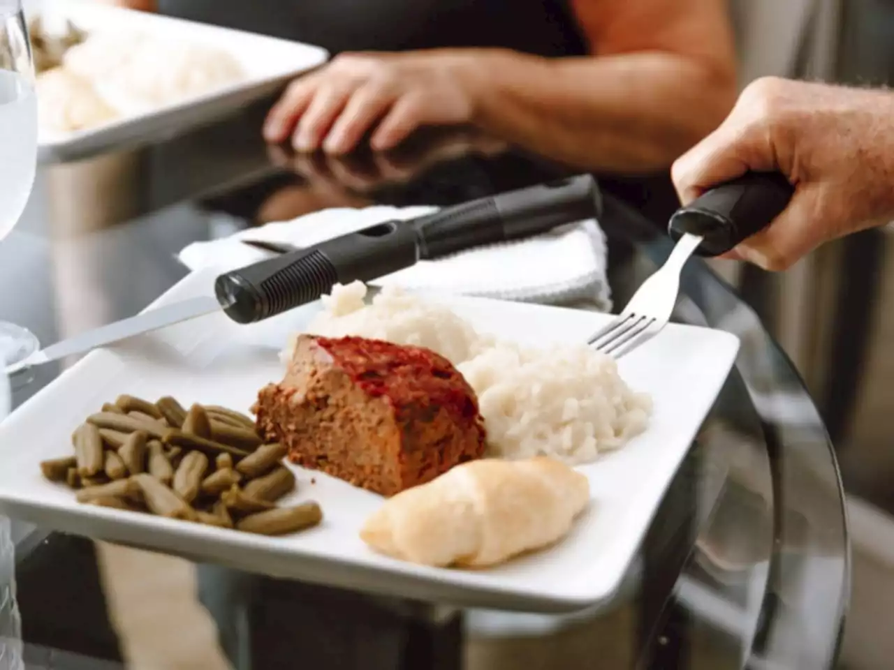 This Innovative & Accessible Utensil Set On Amazon Is Perfect For Those With Shaking & Trembling Hands