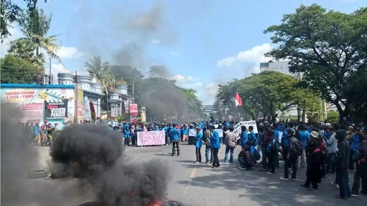 Cari Jalan Alternatif, Mahasiswa Unismuh Blokade Jalan Sultan Alauddin Makassar - Tribun-timur.com