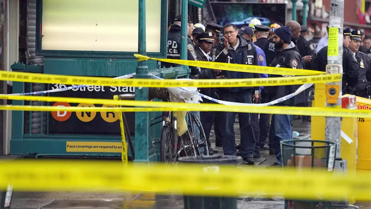 At least 16 shot or hurt in NYC by man wearing gas mask, construction vest