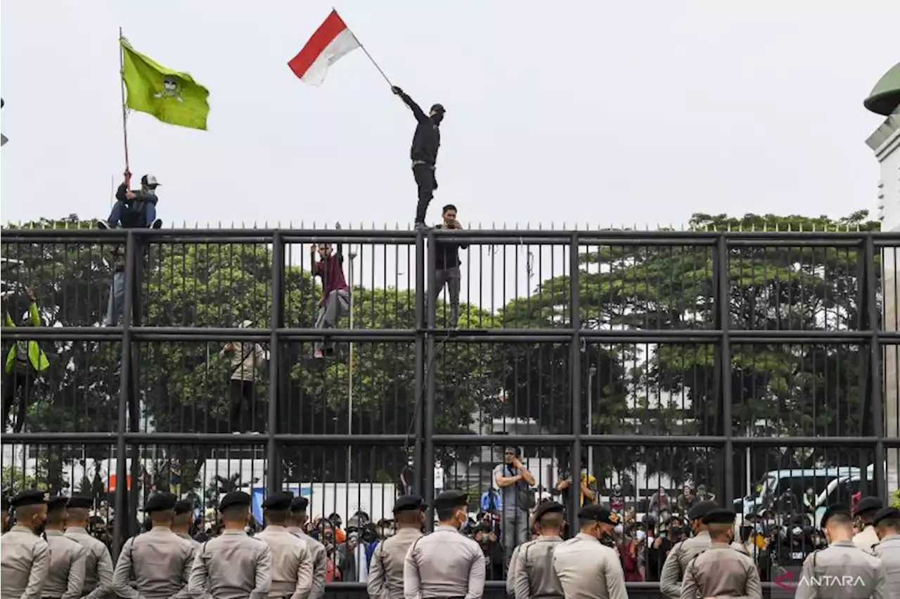 Polisi sediakan hidangan berbuka dan vaksin untuk massa yang ditangkap