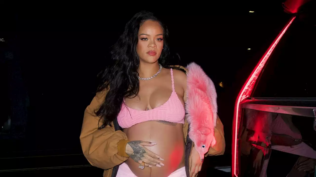 Rihanna’s Pastel Pink Bralette Shows She’s Ready For Spring