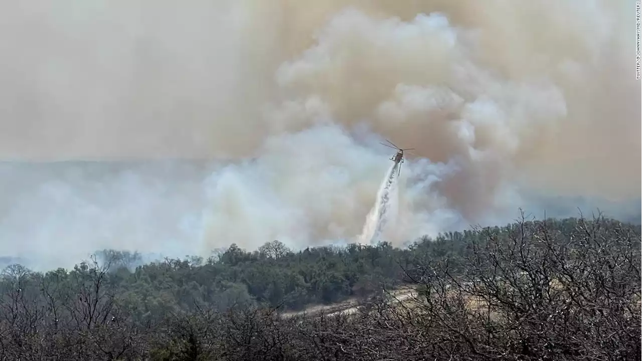 'It looks like a pretty bad scenario,' an expert says about today's extreme fire threat