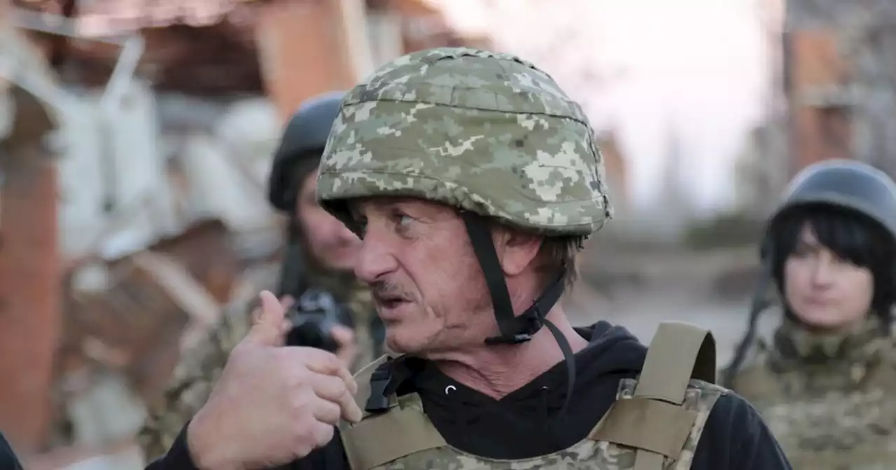 Sean Penn 'thinking about taking up arms against Russia'