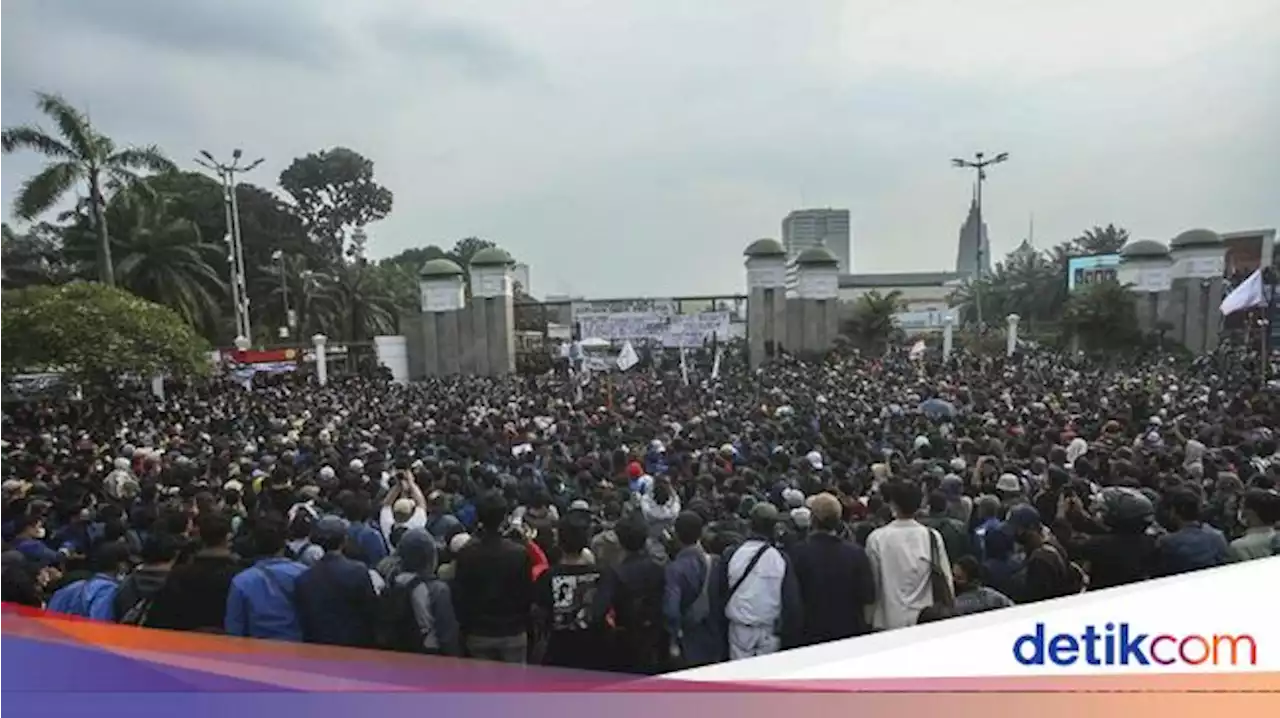 Media Asing Soroti Demo 11 April, Termasuk Pemukulan Ade Armando