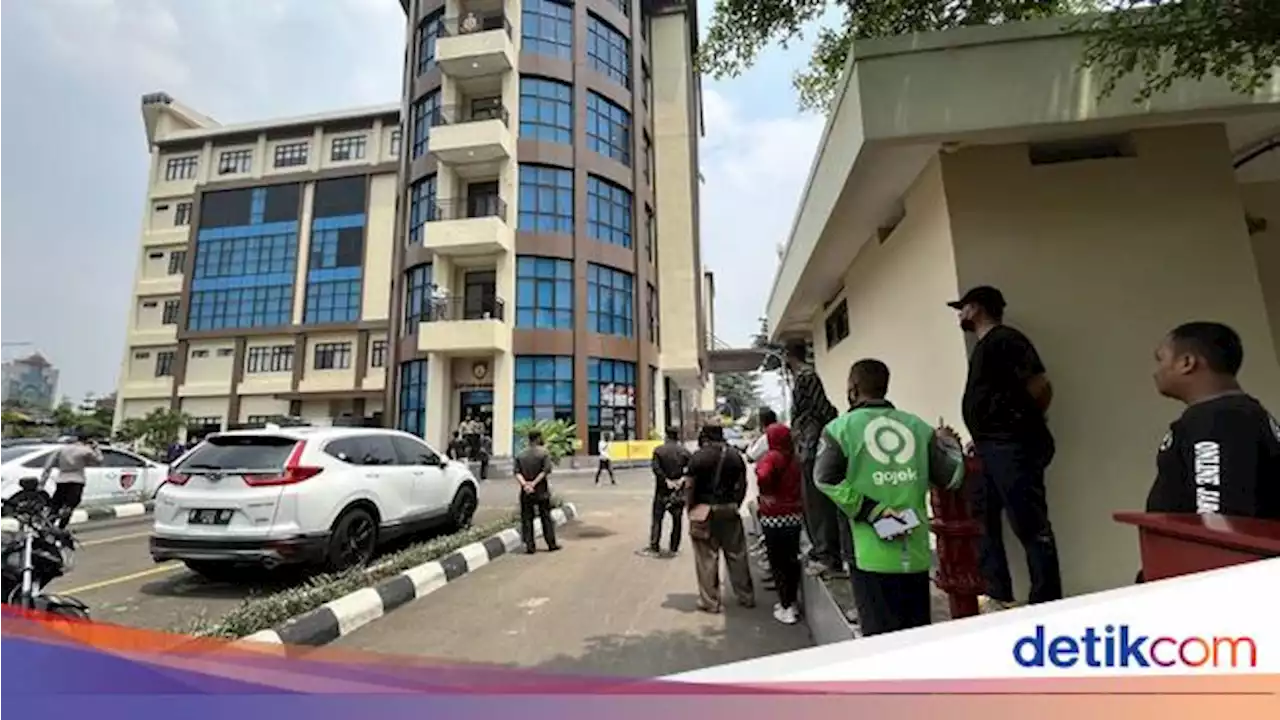 Ortu Cari Anak yang Diamankan Polisi Saat Demo: Kami Butuh Kepastian