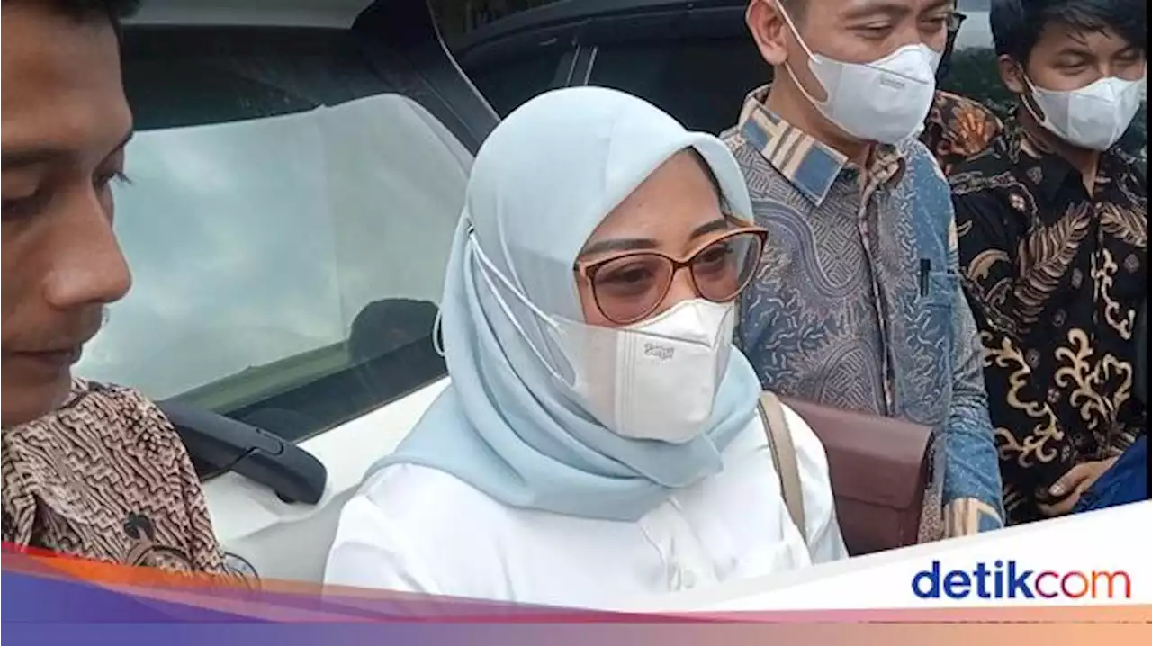 Resmi Cerai dari Doddy Sudrajat, Puput Jawab Isu Orang Ketiga