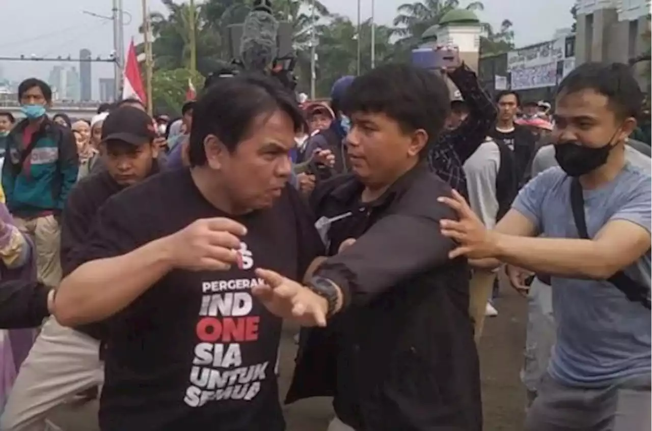 Irjen Fadil Imran Akui Insiden Ade Armando Pemicu Petugas Kerahkan Water Canon dan Gas Air mata