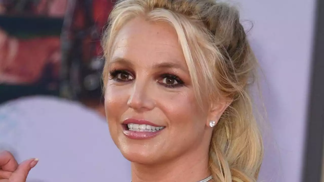 Britney Spears announces pregnancy on Instagram