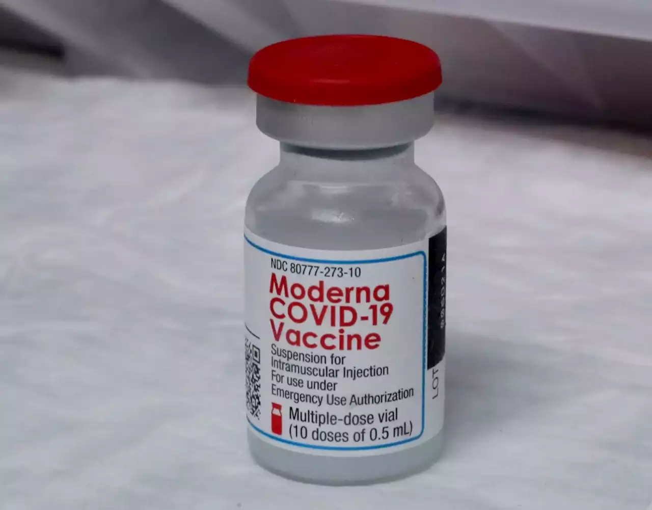 Moderna sets sights on flu vaccine, starts giving shots to trial participants