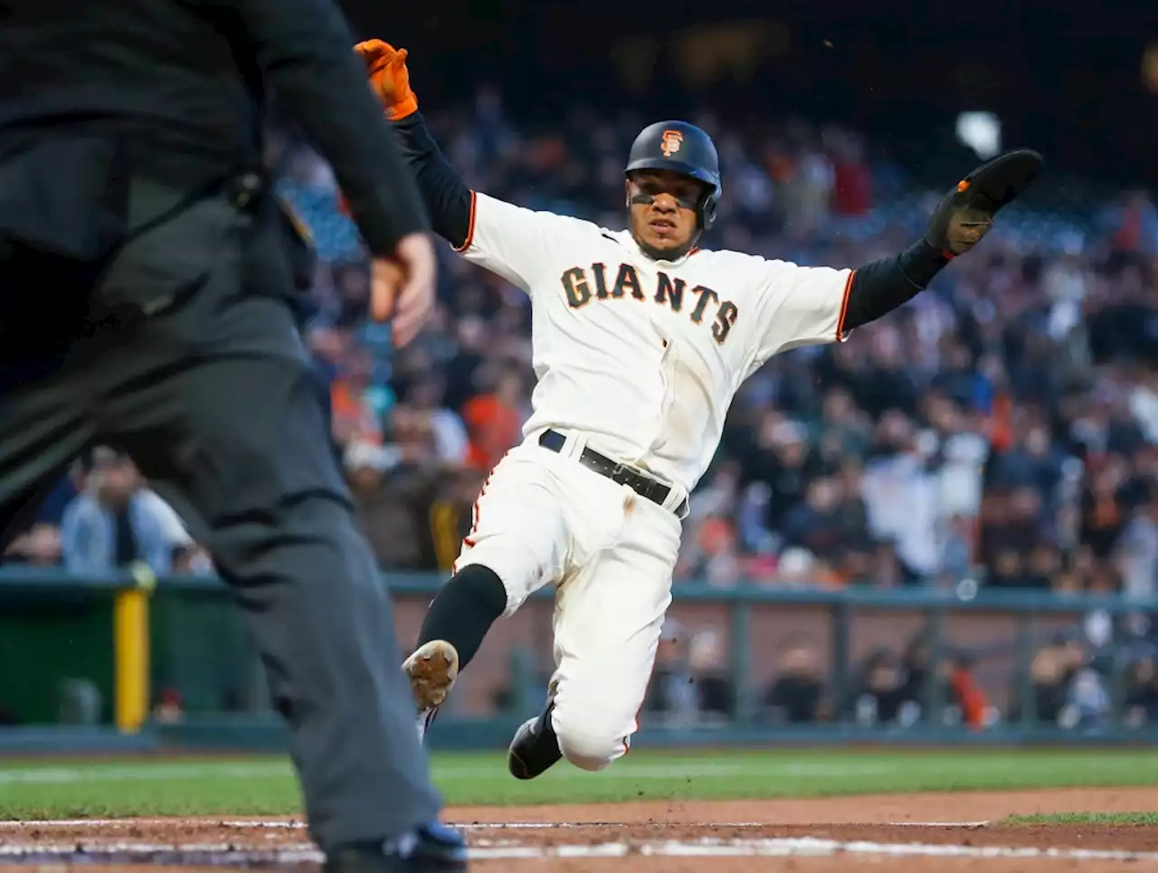 SF Giants fall to Padres as Taylor Rogers gets the save, Tyler Rogers the tough-luck loss