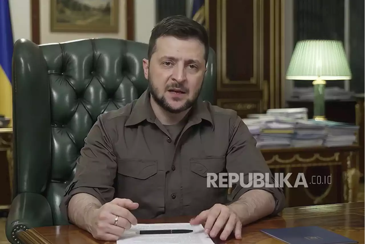 Presiden Ukraina Tuding Rusia Bisa Gunakan Senjata Kimia |Republika Online