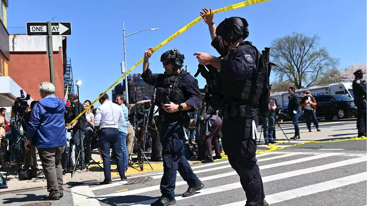 Fusillade dans une station de métro à New York : au moins 16 blessés, la chasse à l'homme est lancée