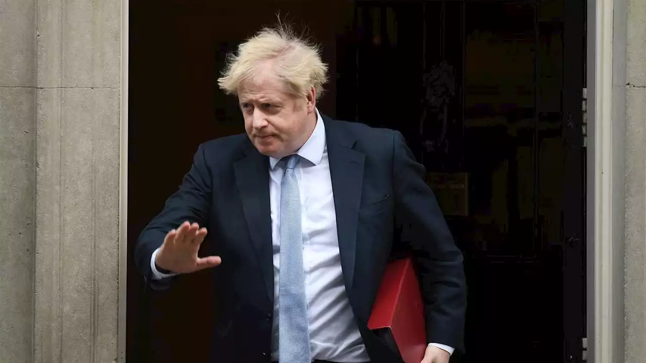 Boris Johnson bötfälls efter partygate på Downing Street