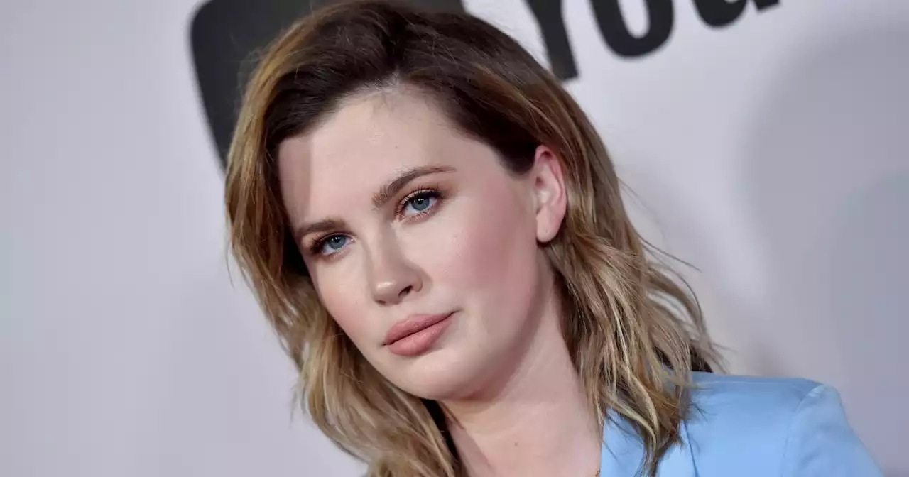 Ireland Baldwin shares selfies after having ‘FaceTite’ procedure on her chin