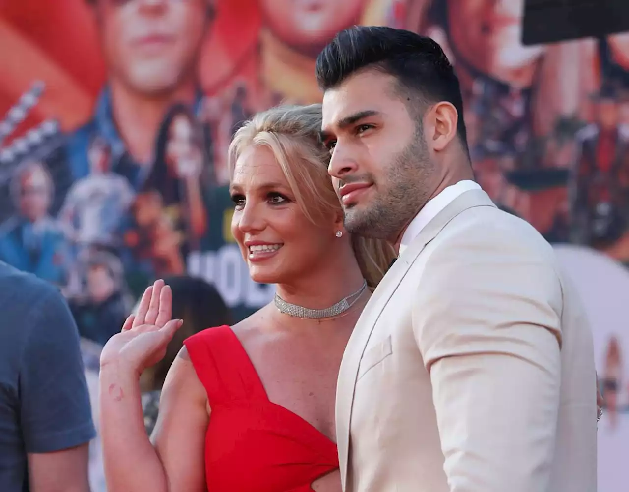 Britney Spears says she's pregnant in Instagram post, expecting 1st child with Sam Asghari