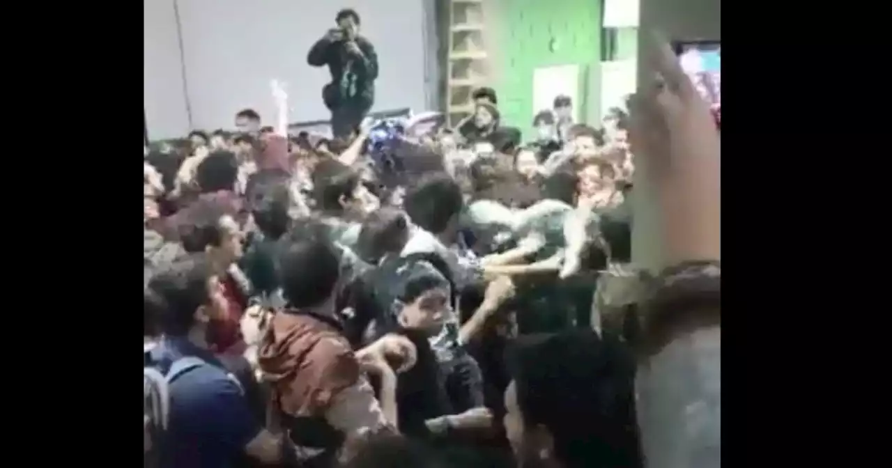 Batalla campal y escándalo en la Facultad de Filosofía y Letras de la UBA