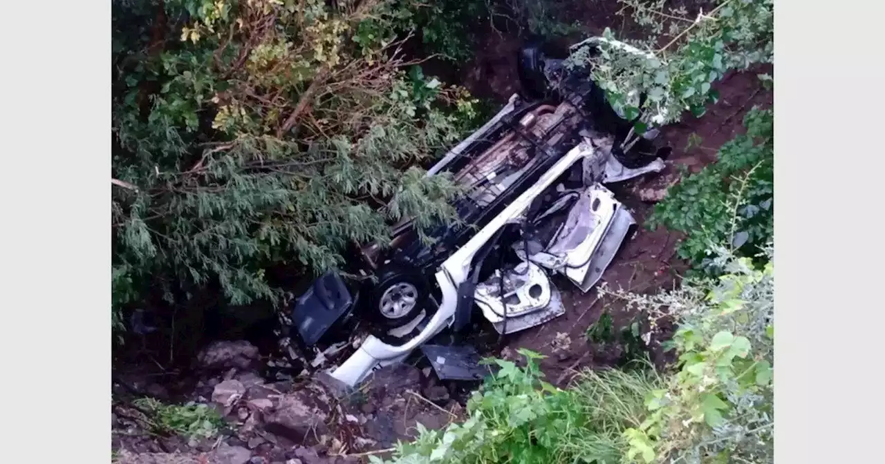 Una camioneta cayó diez metros a un barranco en Catamarca: murieron tres personas