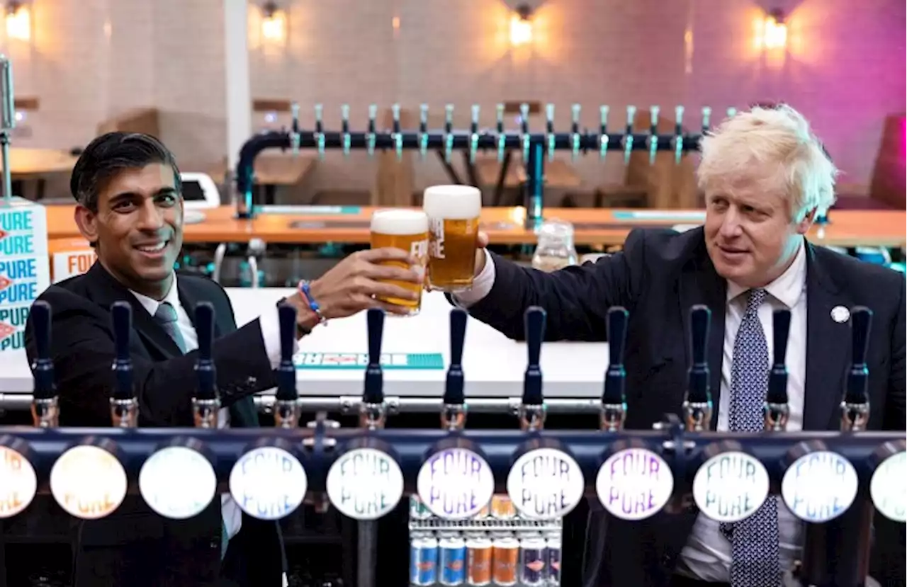 10 minutters fødselsdagsfejring udløste bødestraf til Boris Johnson - men partygate er langt fra ovre
