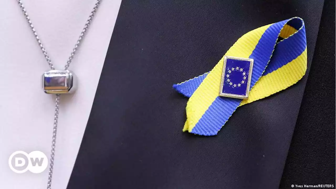 Крупнейшая фракция Европарламента призвала предоставить Украине статус кандидата в ЕС | DW | 13.04.2022