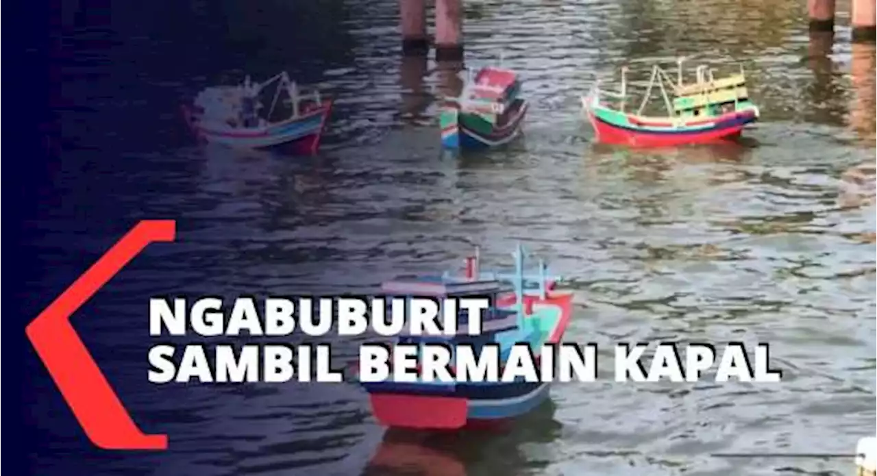 Menunggu Waktu Berbuka, Bermain dengan Kapal RC