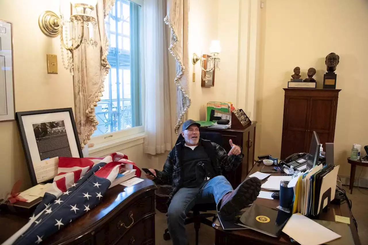 Man Photographed in Pelosi's Office Rejects Plea Bargain