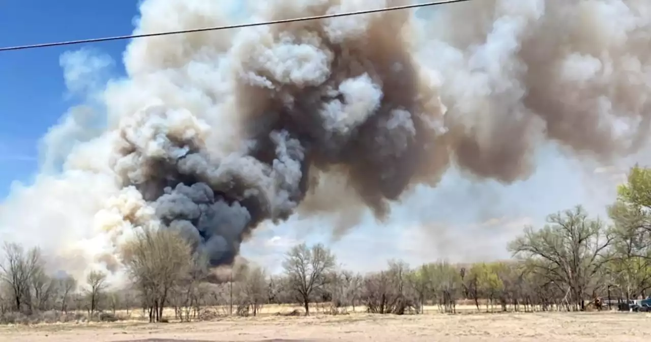 New Mexico wildfires burn more than 100 structures, thousands of acres