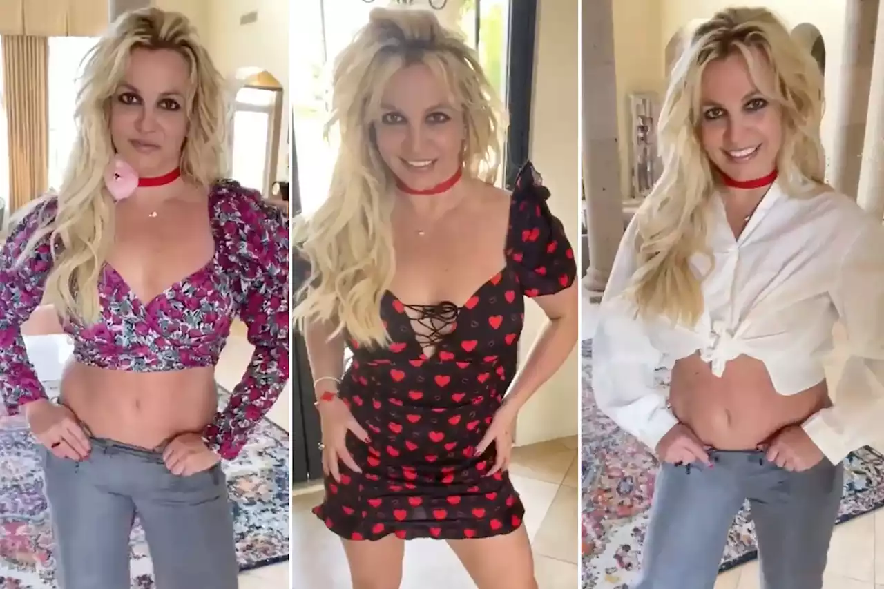 Pregnant Britney Spears models outfits before she starts ‘showing’