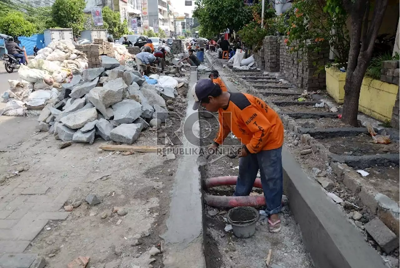 Jokowi Tinjau Program Padat Karya di Kota Cirebon |Republika Online