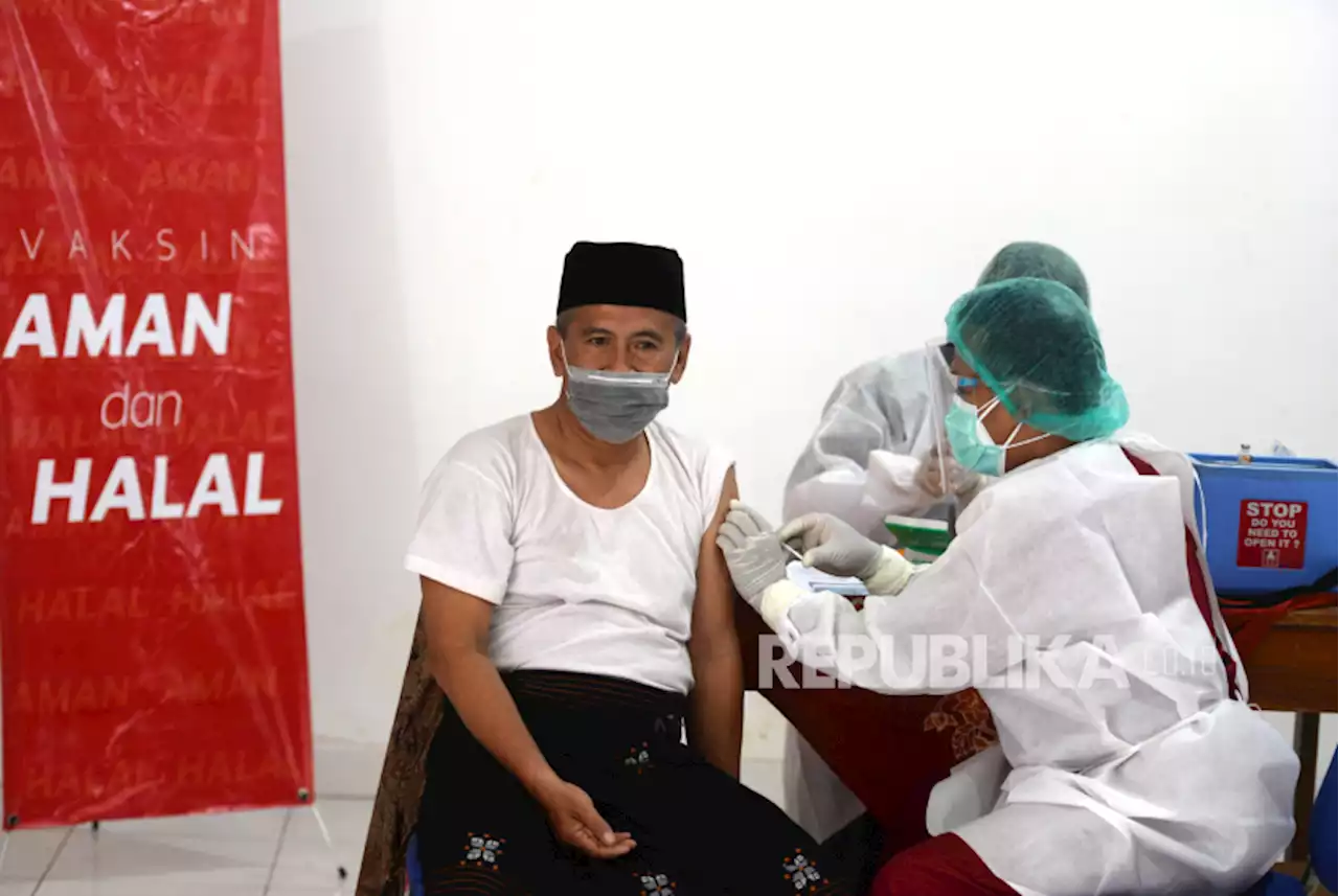 Ratusan Kiai dan Santri di Kota Yogyakarta Dapat Vaksin |em|Booster|/em| |Republika Online