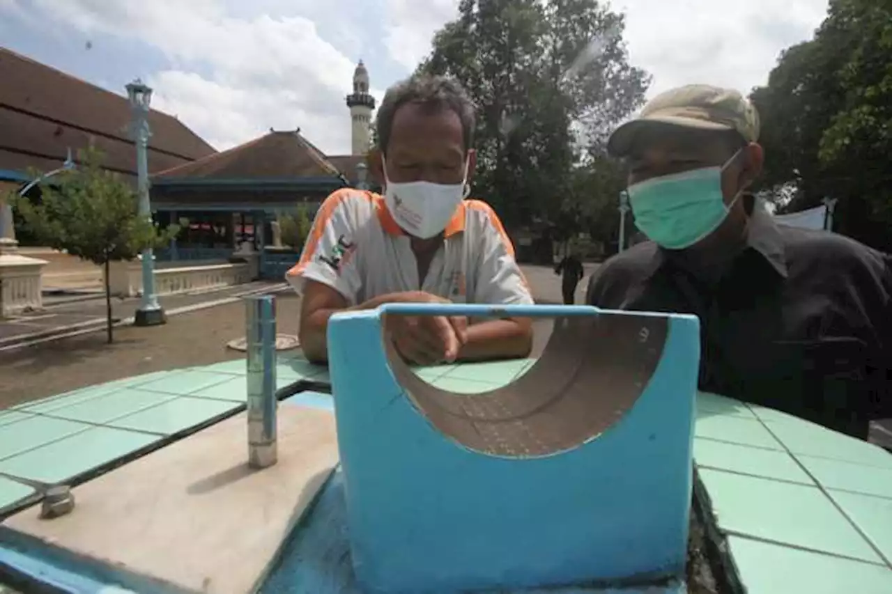 Cara Kerja Istiwa, Jam Kuno Penanda Waktu Salat di Masjid Agung Solo