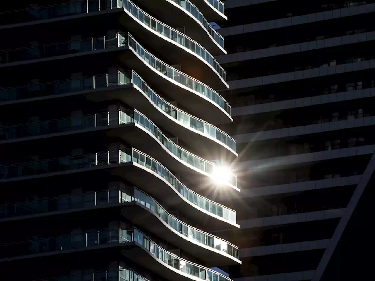 Posthaste: The wealthy are snapping up luxury condos in return to Canada's big cities