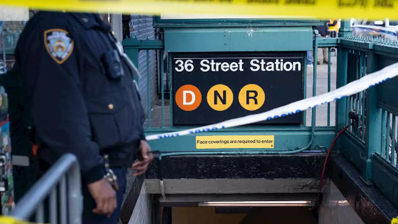 NYC police search for gunman in Brooklyn subway shooting