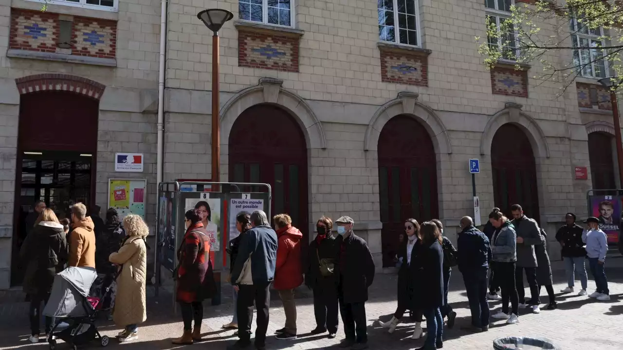 Non, le vote de certains Parisiens après 20 heures n'invalide pas le 1er tour de la présidentielle