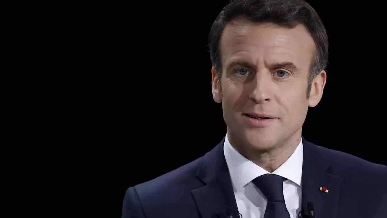 Présidentielle: Emmanuel Macron souhaite-t-il vraiment mettre fin à 'l'anonymat' en ligne?